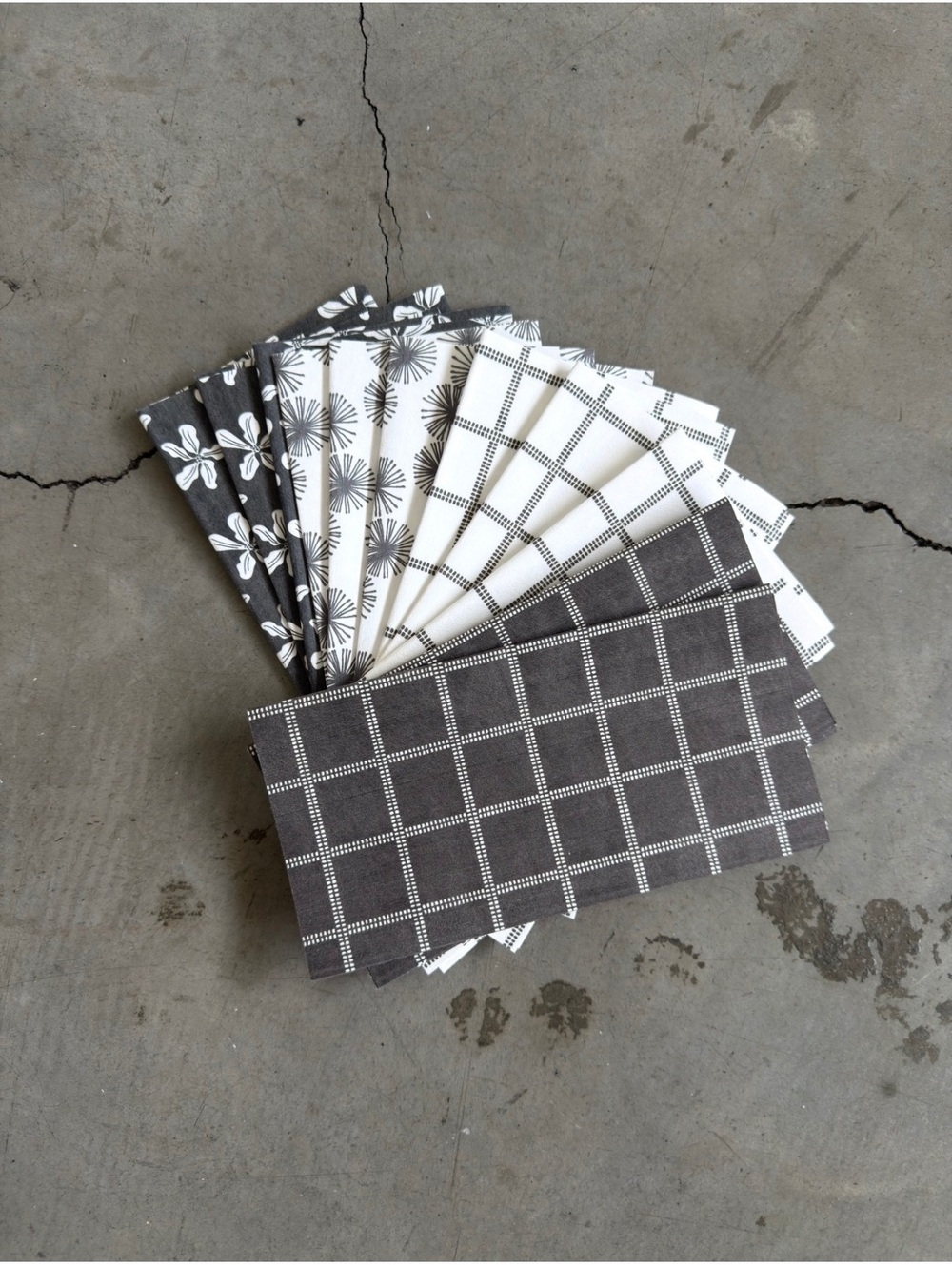 Reusable Cloth Napkins / 11 Piece Set / Black White Gray